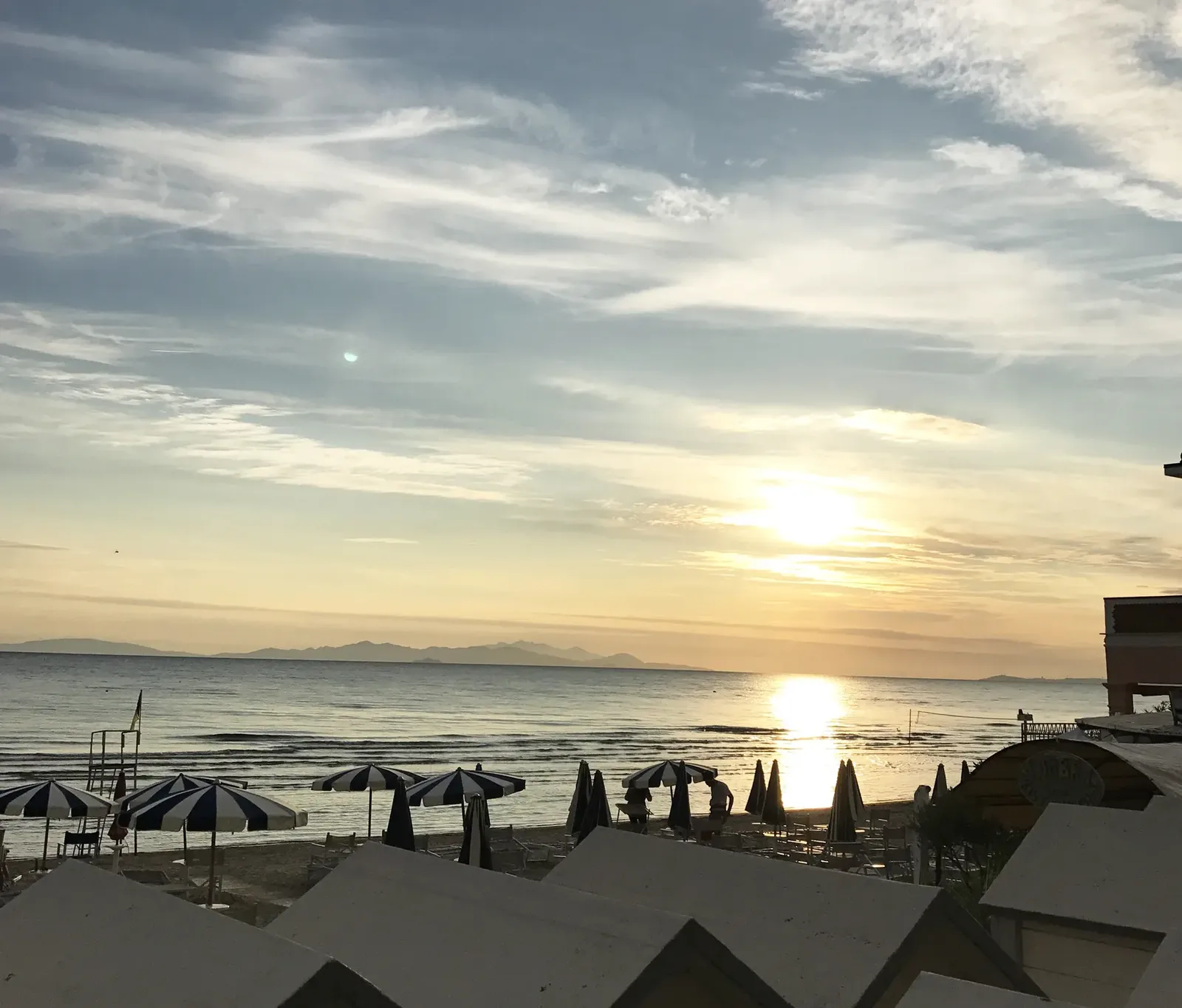 Il tramonto sul Golfo di Follonica al ritorno da una giornata nell’entroterra