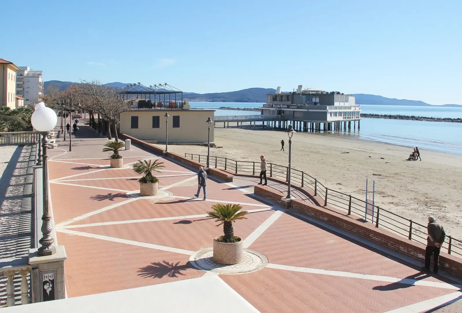Follonica: cosa vedere in città, tra le fonderie del Granduca, il lungomare e le pinete