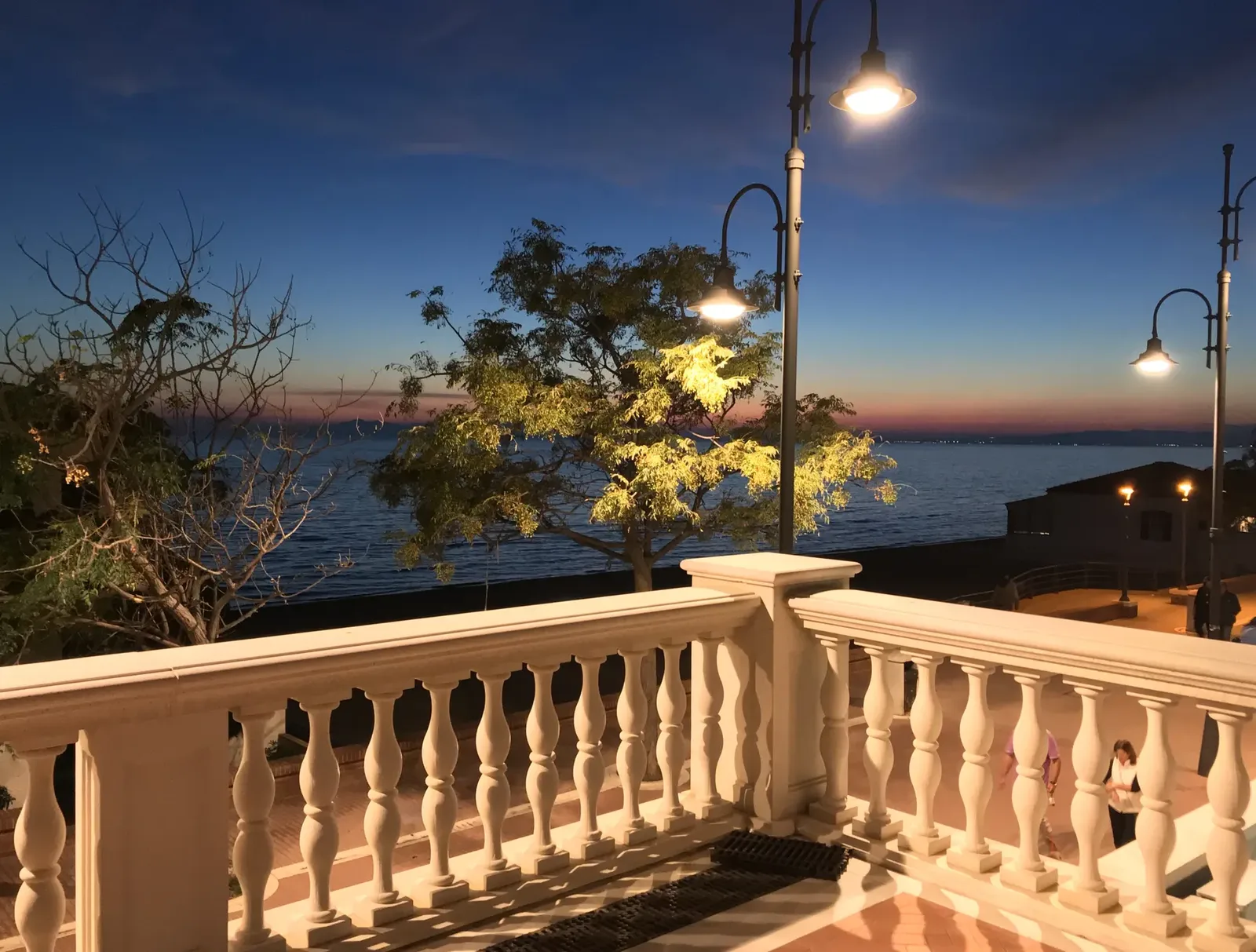 Il sole che tramonta sul mare di Follonica, al rientro da Baratti