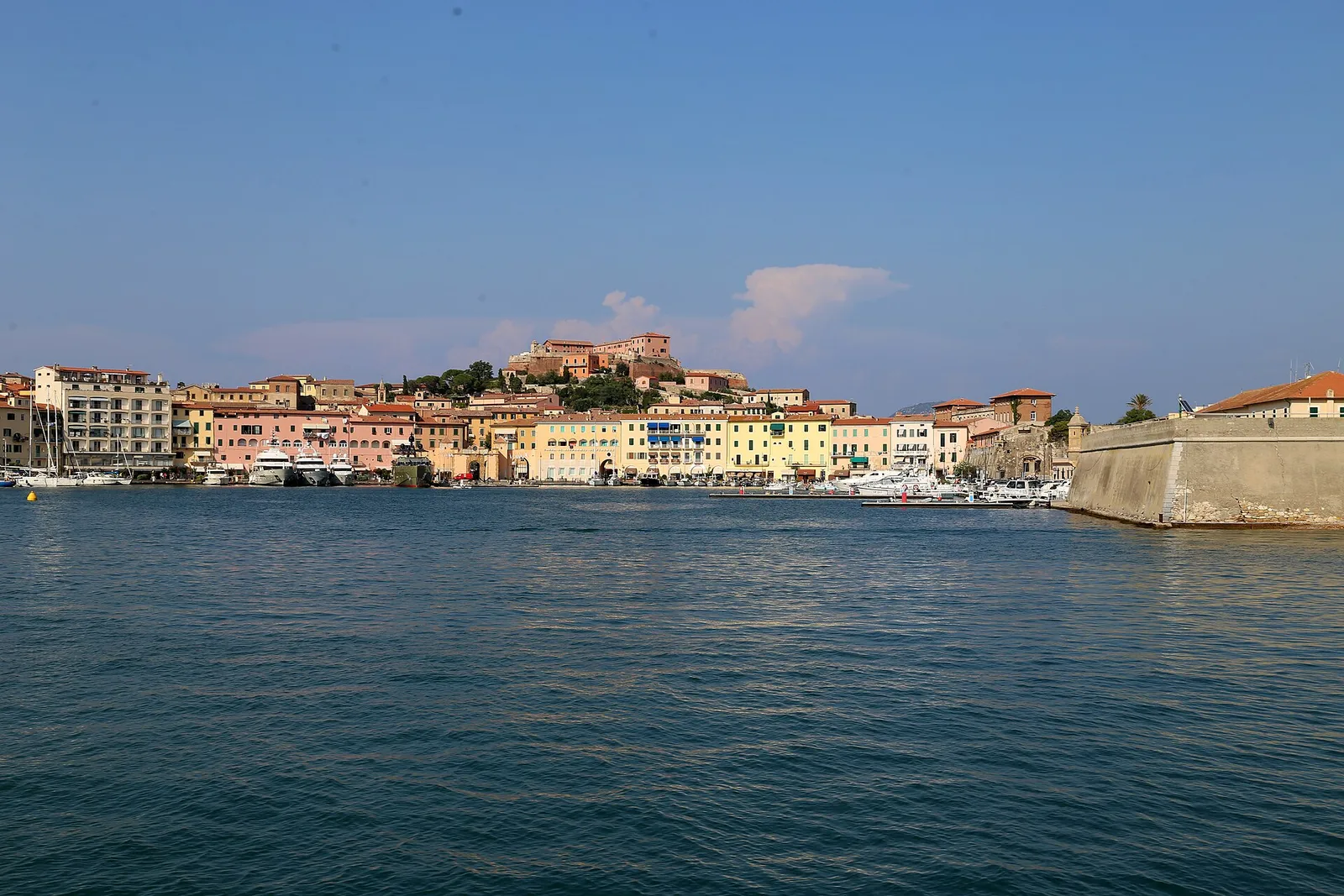 L’Isola d’Elba in giornata da Follonica: il traghetto da Piombino e cosa vedere