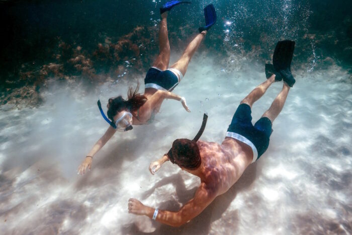 Nuotare sottacqua a Follonica (Joao Ricardo Januzzi)
